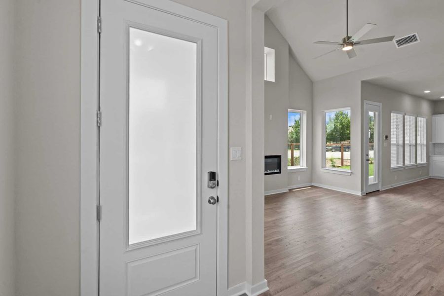 Spacious, unfurnished interior of a new home in The Crossvine, Schertz (Image 15). Spacious, unfurnished interior of a new home in The Crossvine, Schertz (Image 15).