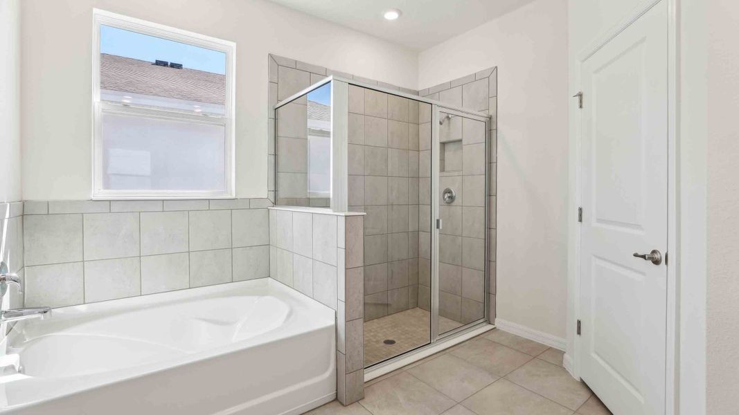 Representative furnished interior of a home built from the Laurel by D.R. Horton in Ocala Preserve, Ocala (Image 13).