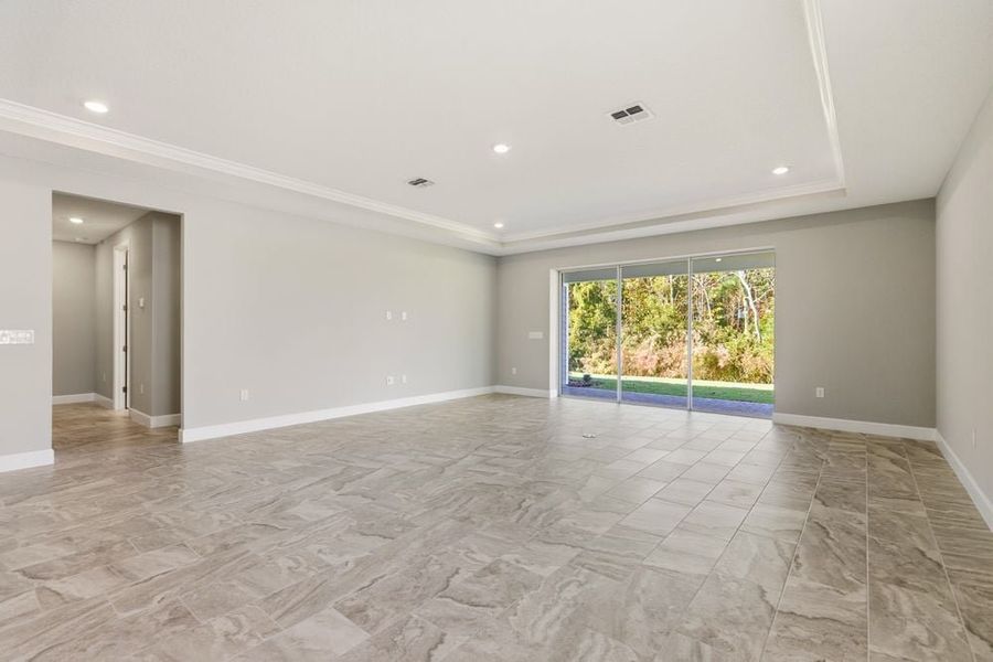 Spacious, unfurnished interior of a new home in Headwaters at Lofton Creek, Yulee (Image 10).