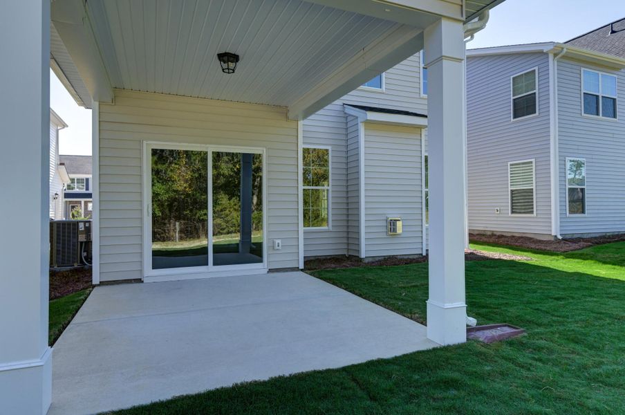 Exterior details and patio area of a home in Ashton Lakes, Lexington (Image 4).