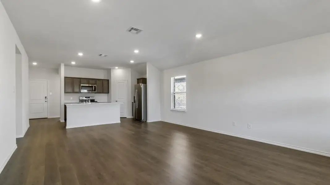 Spacious, unfurnished interior of a new home in Wildwood, Royse City (Image 25).
