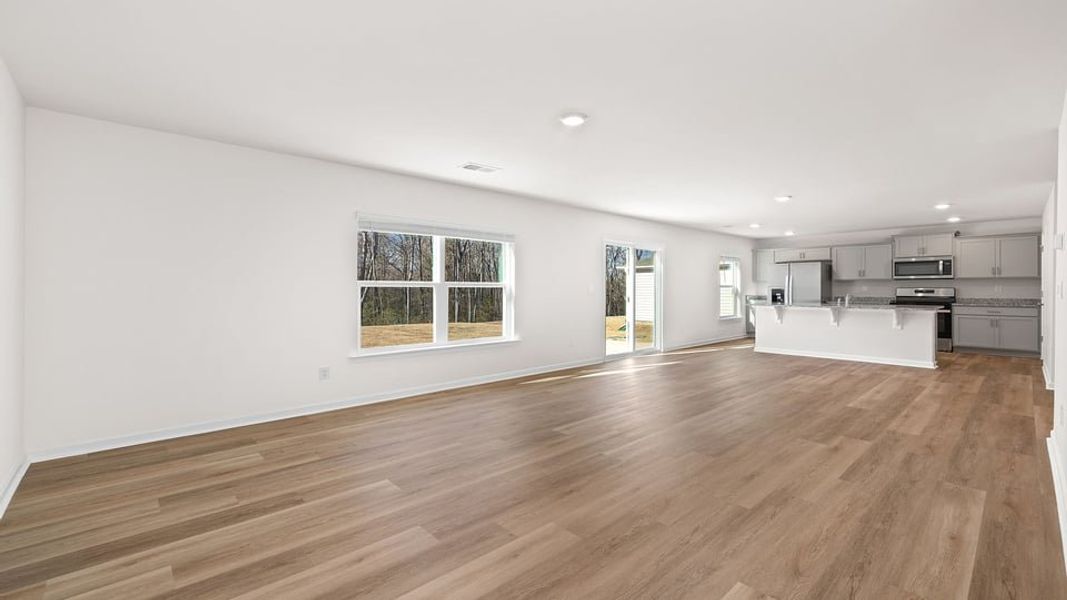 Spacious, unfurnished interior of a new home in Cedar Gap, Fountain Inn (Image 21).