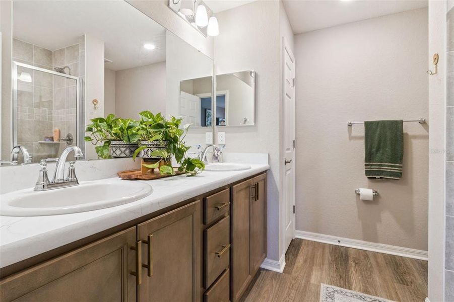 Furnished interior view inside a new home in Bradbury Creek, Haines City (Image 11).