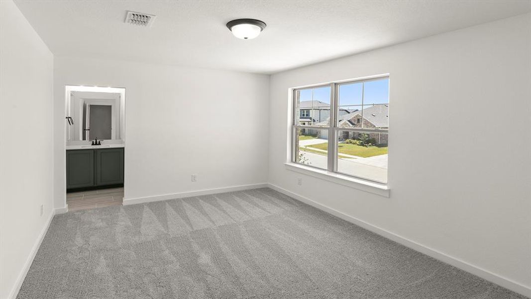 Spacious, unfurnished interior of a new home in Devonshire 50s, Forney (Image 16).