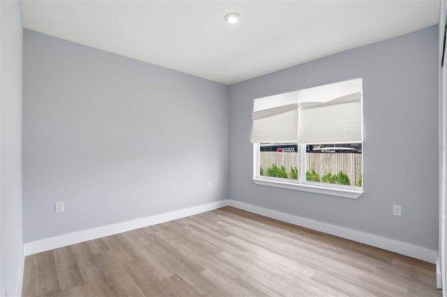 Spacious, unfurnished interior of a new home in , Cape Coral (Image 34).