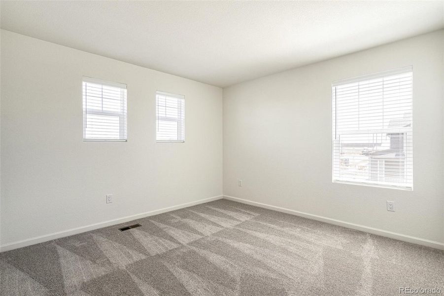 Spacious, unfurnished interior of a new home in Farmlore, Brighton (Image 24).