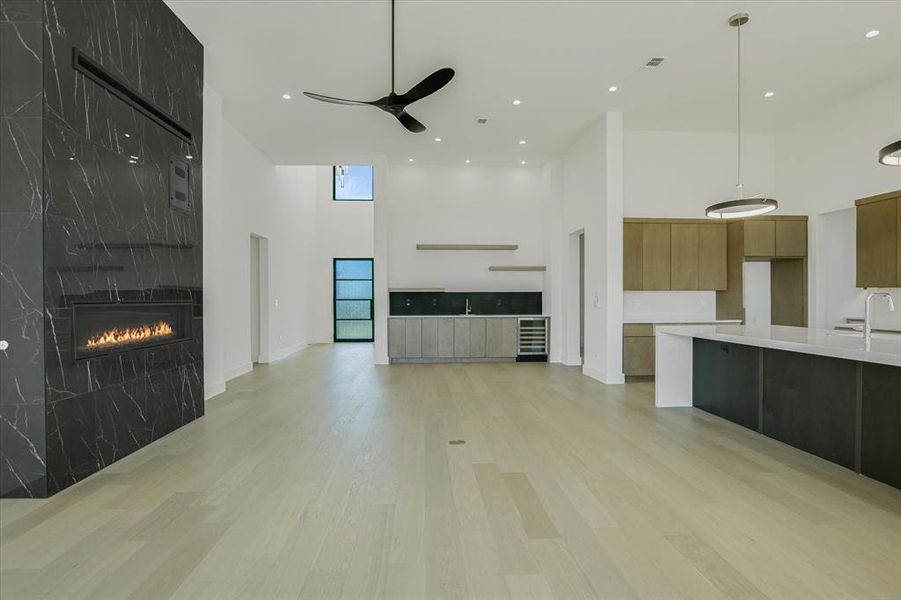 Spacious, unfurnished interior of a new home in , Horseshoe Bay (Image 27).