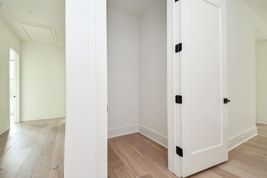 Spacious, unfurnished interior of a new home in , Houston (Image 21).