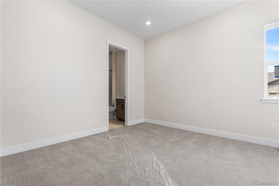 Spacious, unfurnished interior of a new home in Retreat at The Canyons, Castle Pines (Image 20).