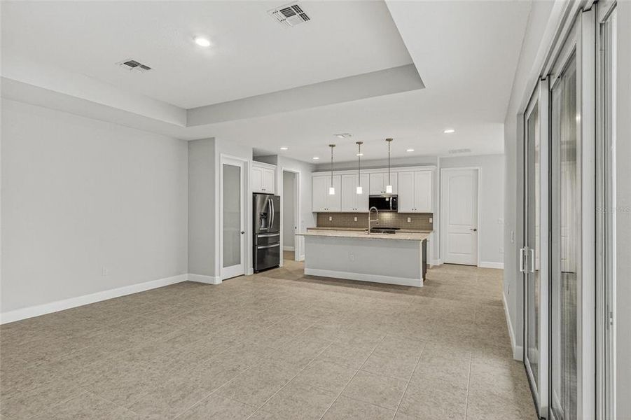 Spacious, unfurnished interior of a new home in , Palm Bay (Image 31).
