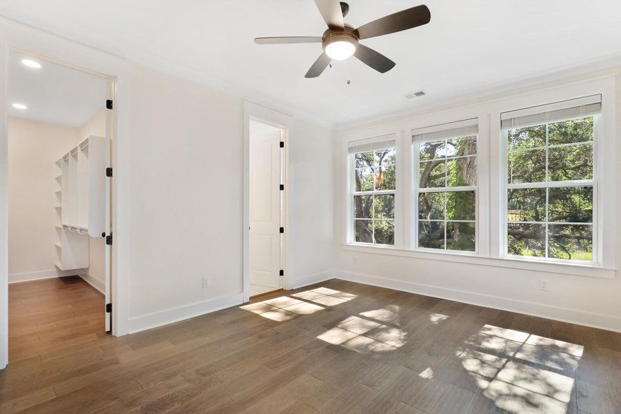 Spacious, unfurnished interior of a new home in Overlook at Copahee Sound, Awendaw (Image 16).