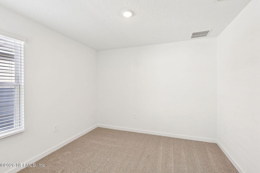 Spacious, unfurnished interior of a new home in Kings Preserve, Jacksonville (Image 16).