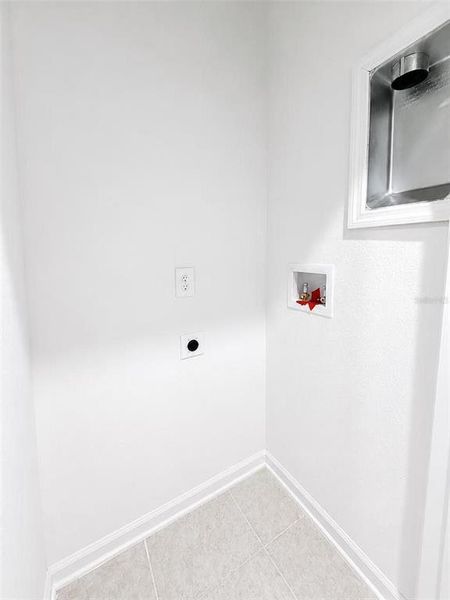 Spacious, unfurnished interior of a new home in , Groveland (Image 21).