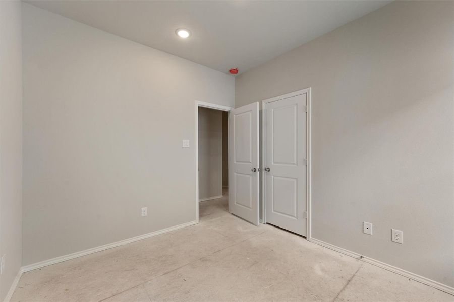 Spacious, unfurnished interior of a new home in , Willis (Image 27).
