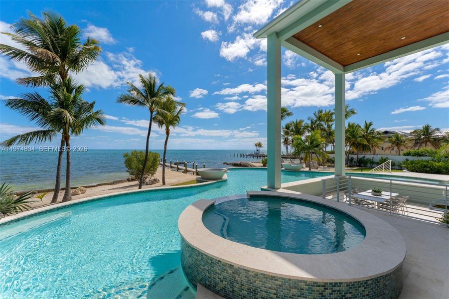 Exterior details and patio area of a home in , Tavernier (Image 20).