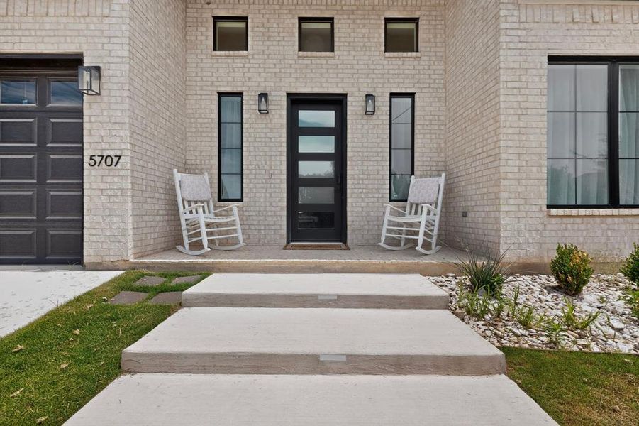 Exterior details and patio area of a home in , Granbury (Image 25).