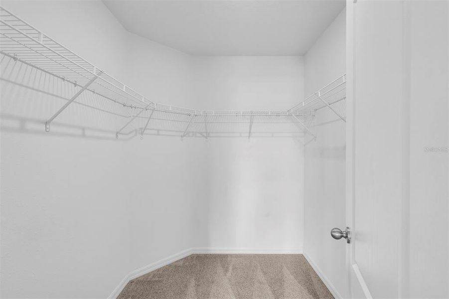 Spacious, unfurnished interior of a new home in Marion Oaks, Ocala (Image 8).