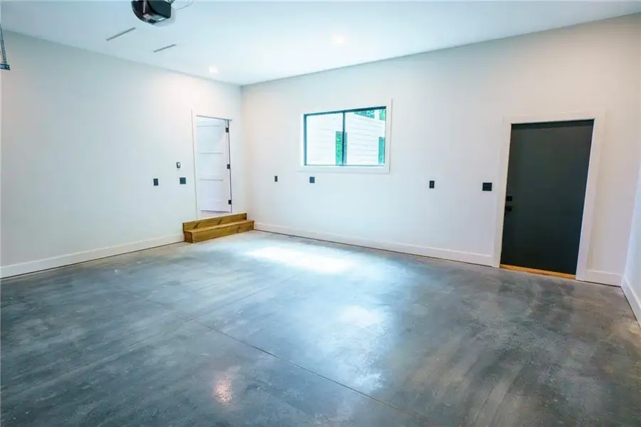 Spacious, unfurnished interior of a new home in , Blairsville (Image 16).