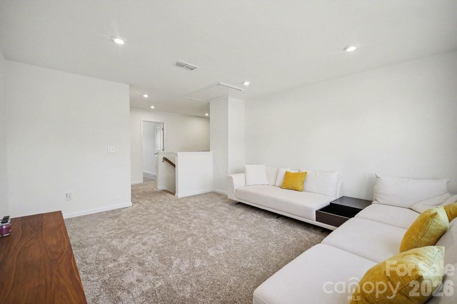 Image 32 of a home in Parkside Crossing.