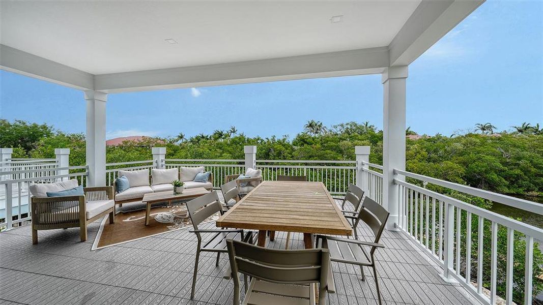 Exterior details and patio area of a home in Hunters Point, Cortez (Image 18).