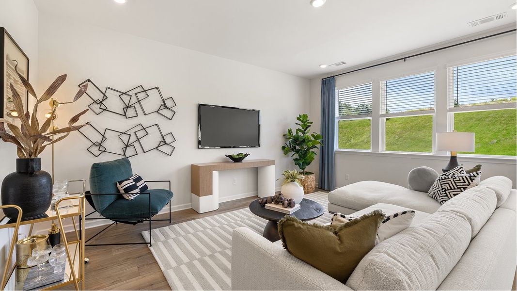 4257 Hawkins Family 2of3 F1 Base3 081325