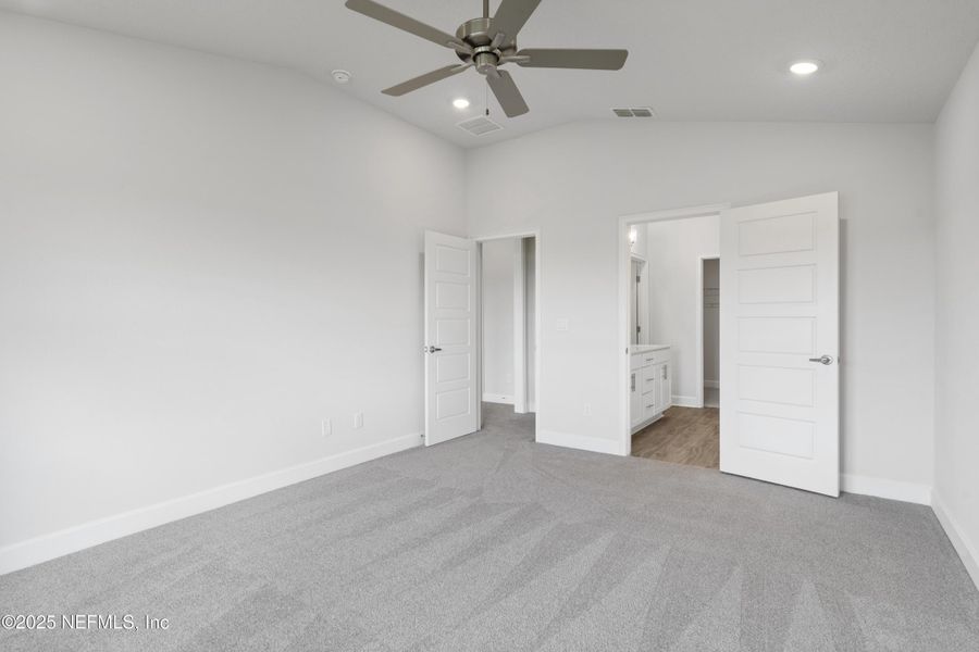 Spacious, unfurnished interior of a new home in Shadow Crest at Rolling Hills, Green Cove Springs (Image 13).