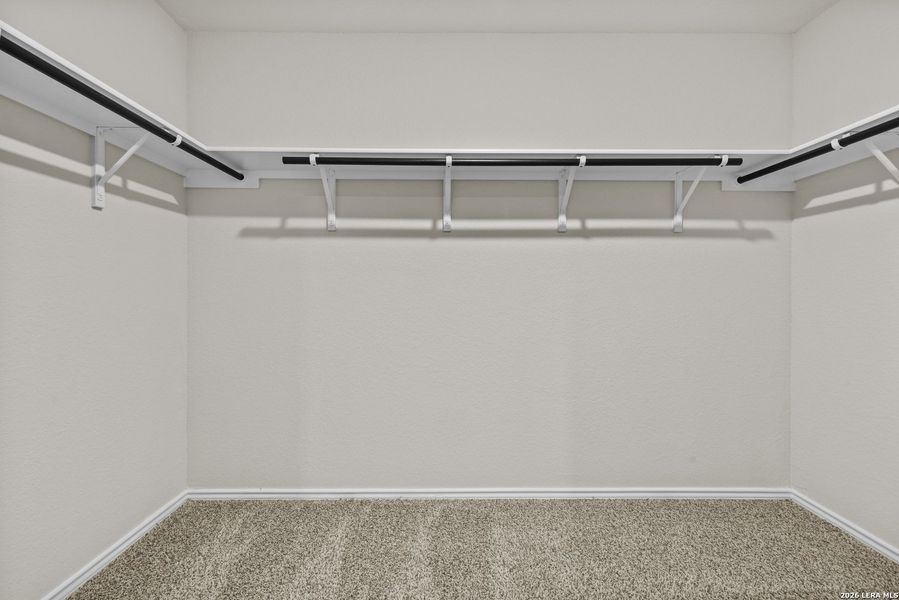 Spacious, unfurnished interior of a new home in Winding Creek, New Braunfels (Image 20).