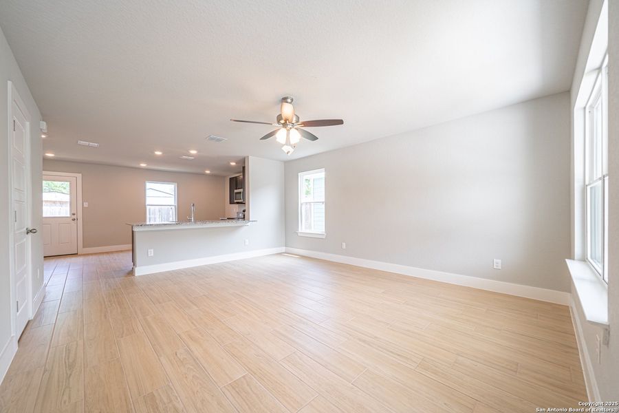 Spacious, unfurnished interior of a new home in , Seguin (Image 11). Spacious, unfurnished interior of a new home in , Seguin (Image 11).