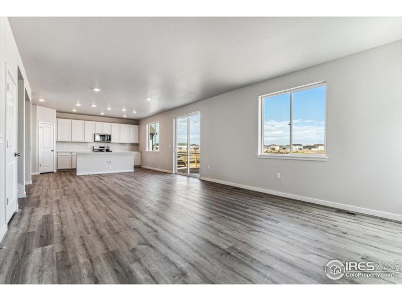 Spacious, unfurnished interior of a new home in Prairie Song, Windsor (Image 15).