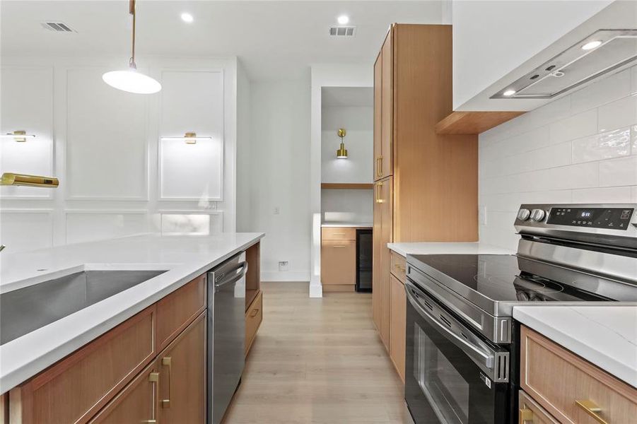 Furnished interior view inside a new home in , Dallas (Image 6).