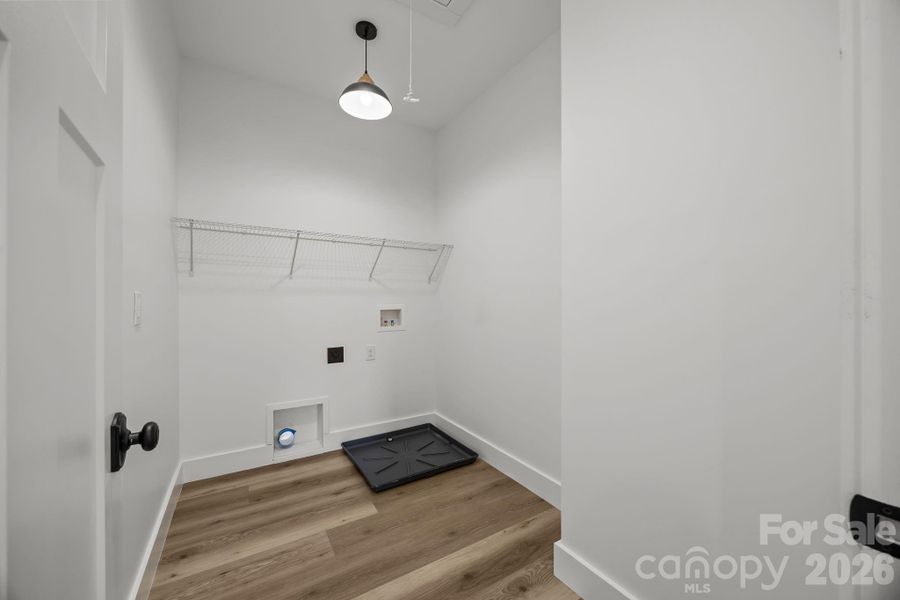 Spacious, unfurnished interior of a new home in , Salisbury (Image 40).