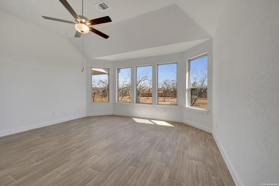 Spacious, unfurnished interior of a new home in Everly Estates, San Antonio (Image 18).