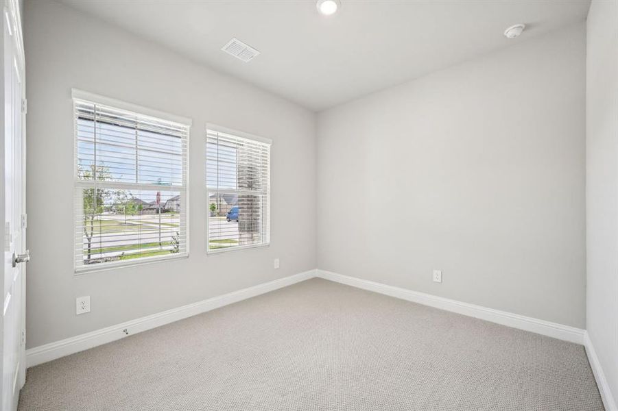 Spacious, unfurnished interior of a new home in Eastridge - Signature Series, McKinney (Image 28).
