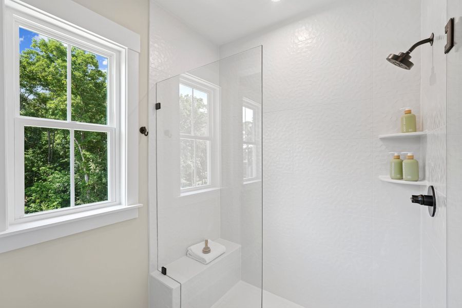 Representative interior finishes for a home built from the Piper by Tri Pointe Homes in Twinleaf Townes, Chapel Hill (Image 19).