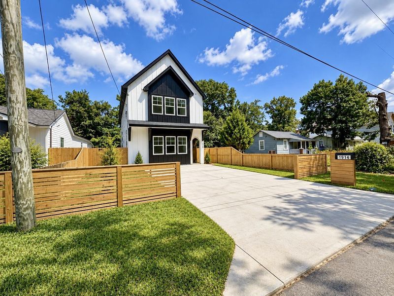 Front exterior of a new home in , North Charleston, SC, highlighting curb appeal (Image 26). Front exterior of a new home in , North Charleston, SC, highlighting curb appeal (Image 26).