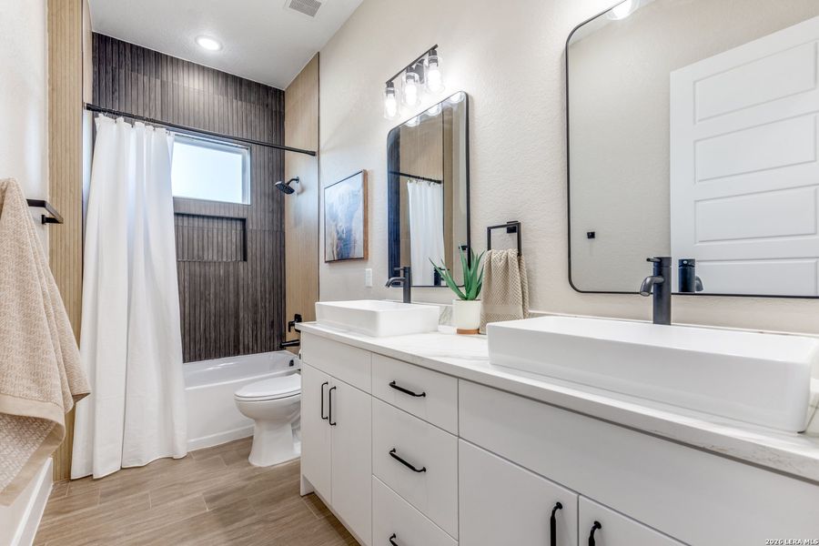 Furnished interior view inside a new home in , La Vernia (Image 10). Furnished interior view inside a new home in , La Vernia (Image 10).