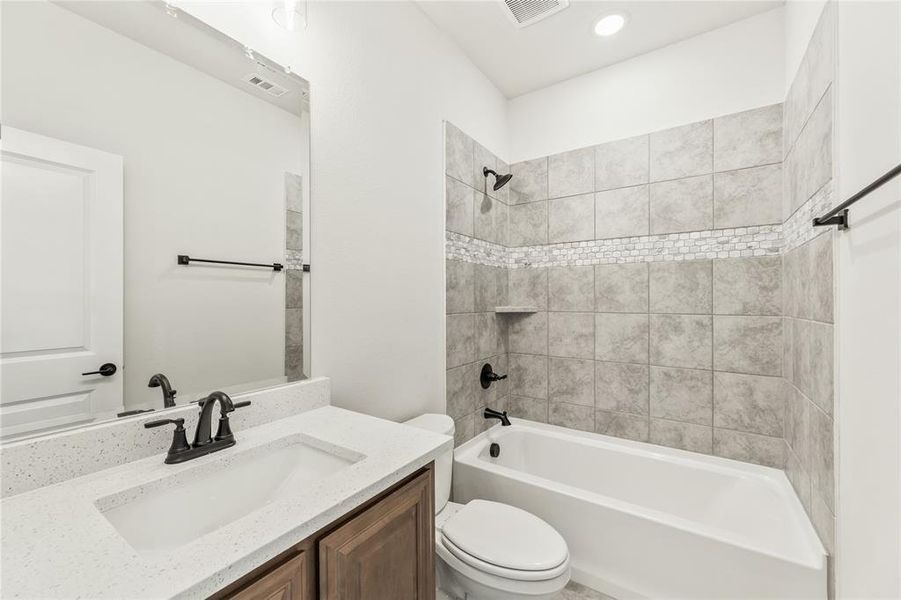 Furnished interior view inside a new home in Liberty, Melissa (Image 7).