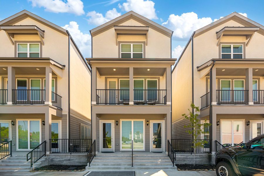 Front exterior of a new home in , Shenandoah, TX, highlighting curb appeal (Image 23). Front exterior of a new home in , Shenandoah, TX, highlighting curb appeal (Image 23).