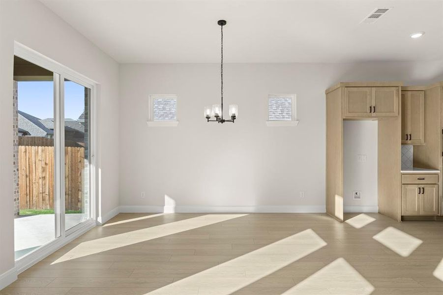 12_13. 1109 Birdsong - Dining