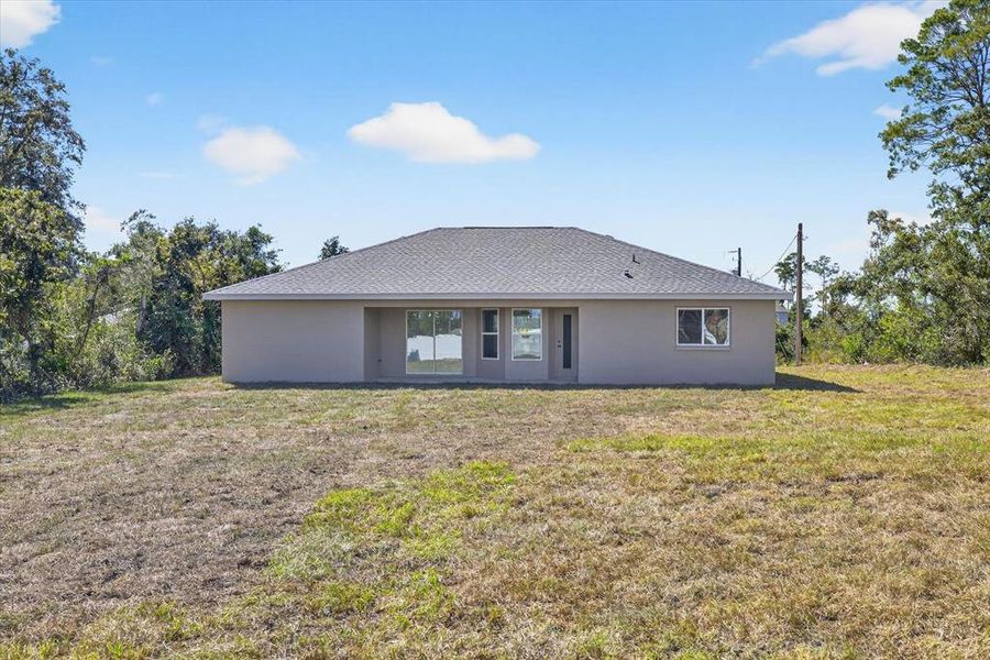 Exterior details and patio area of a home in , Weeki Wachee (Image 23).