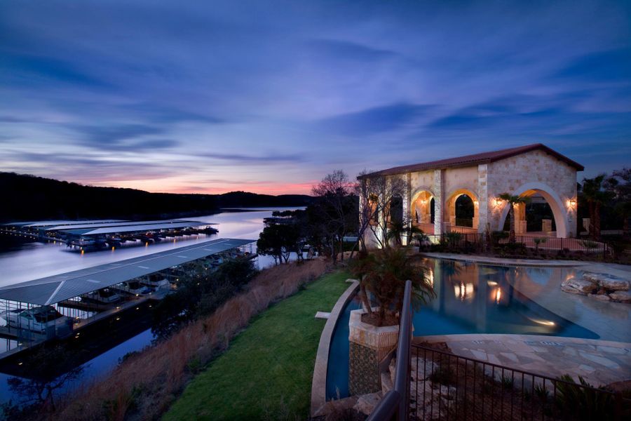 Community amenities in Rough Hollow The District, Lakeway (Image 4).