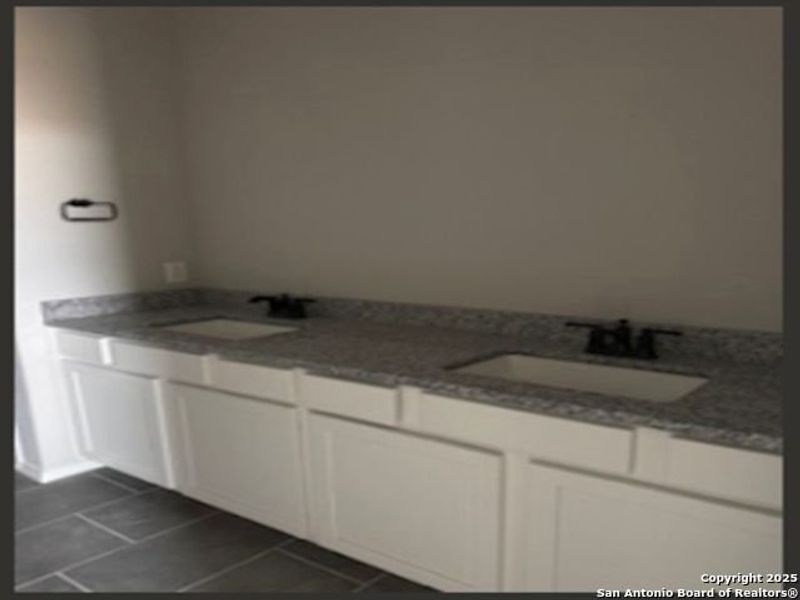 Furnished interior view inside a new home in Comanche Ridge, San Antonio (Image 17). Furnished interior view inside a new home in Comanche Ridge, San Antonio (Image 17).