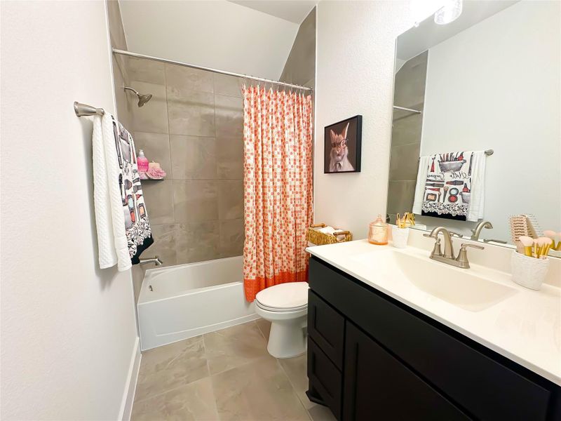 Furnished interior view inside a new home in Jordan Ranch, Fulshear (Image 3). Furnished interior view inside a new home in Jordan Ranch, Fulshear (Image 3).