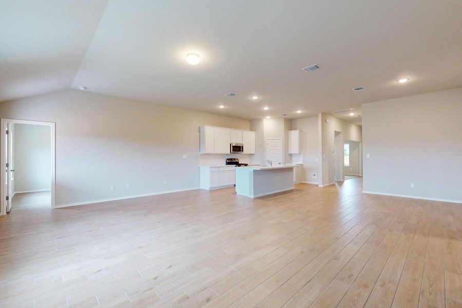 Spacious, unfurnished interior of a new home in Carillon, Manor (Image 34). Spacious, unfurnished interior of a new home in Carillon, Manor (Image 34).