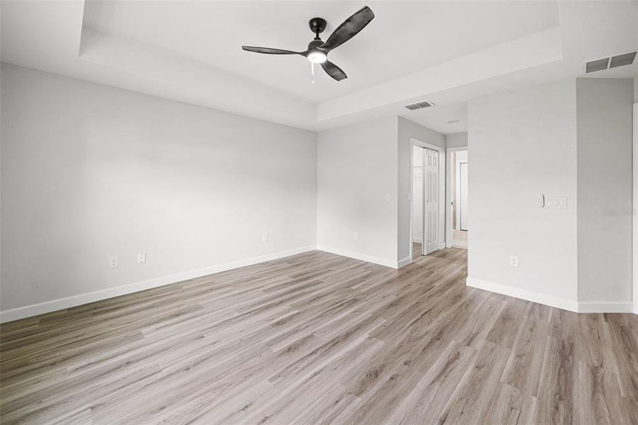 Spacious, unfurnished interior of a new home in , Bushnell (Image 36).