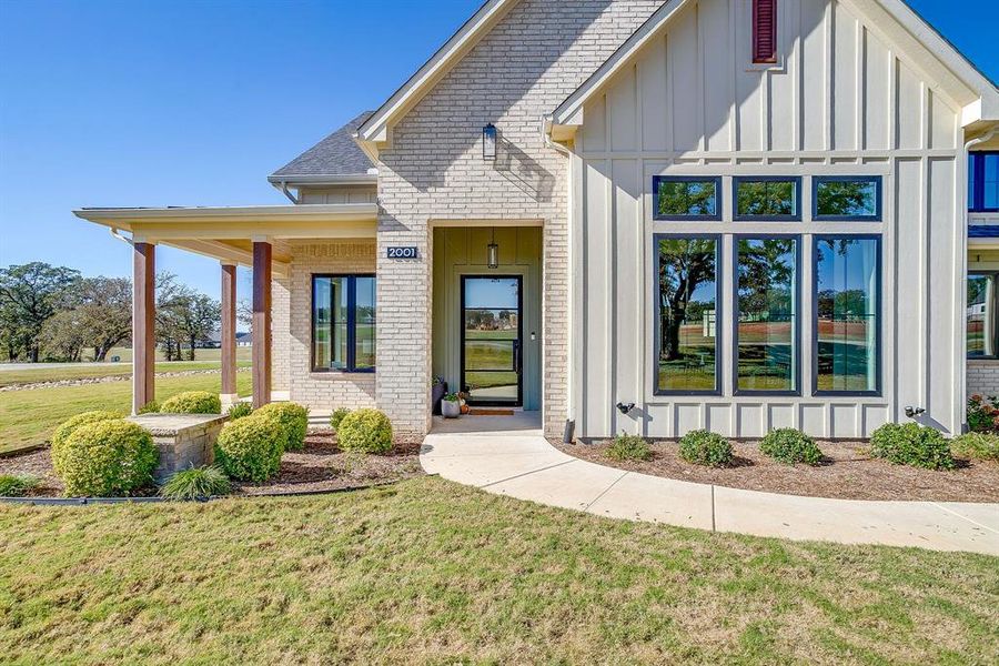 Exterior details and patio area of a home in , Weatherford (Image 3).