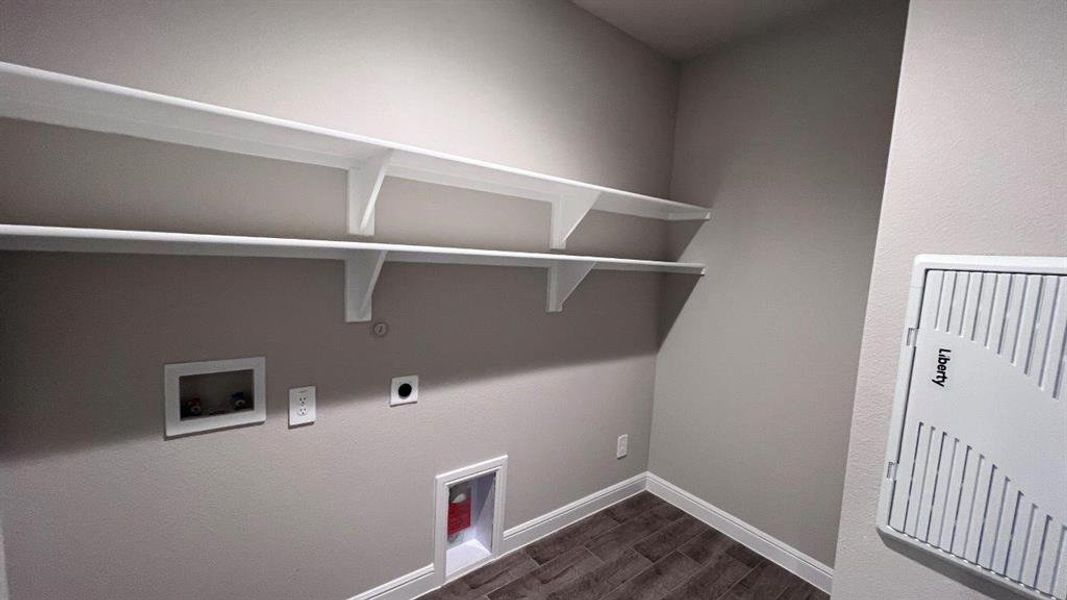 Spacious, unfurnished interior of a new home in Bluestem, Rhome (Image 15).