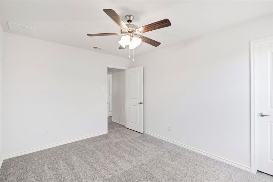 Spacious, unfurnished interior of a new home in , Anna (Image 23).