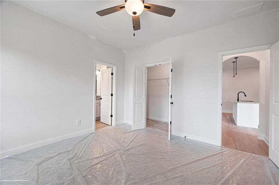 Spacious, unfurnished interior of a new home in , Carrollton (Image 23).