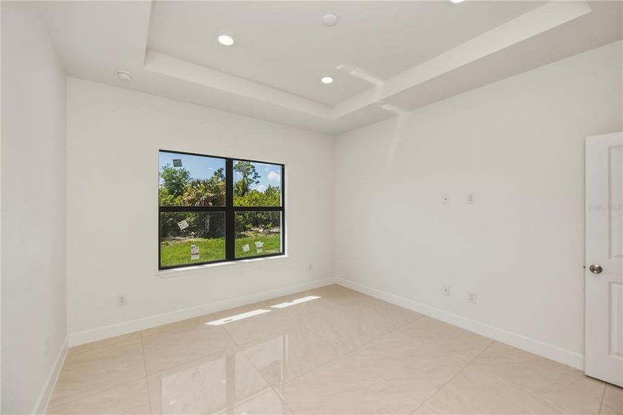 Spacious, unfurnished interior of a new home in , Port Charlotte (Image 25).